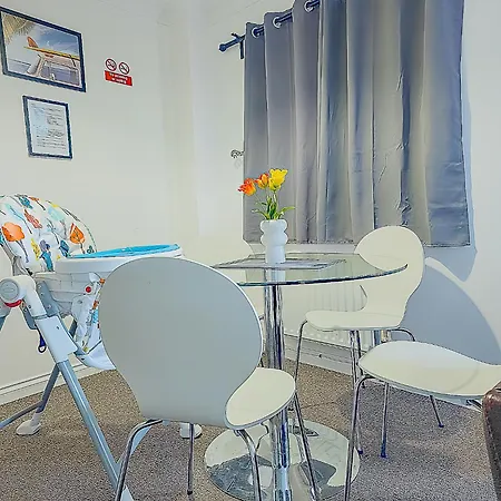 Deluxe 2-Bed Apartment With Free Parking, Netflix & Fast Wifi Farnworth Exterior foto