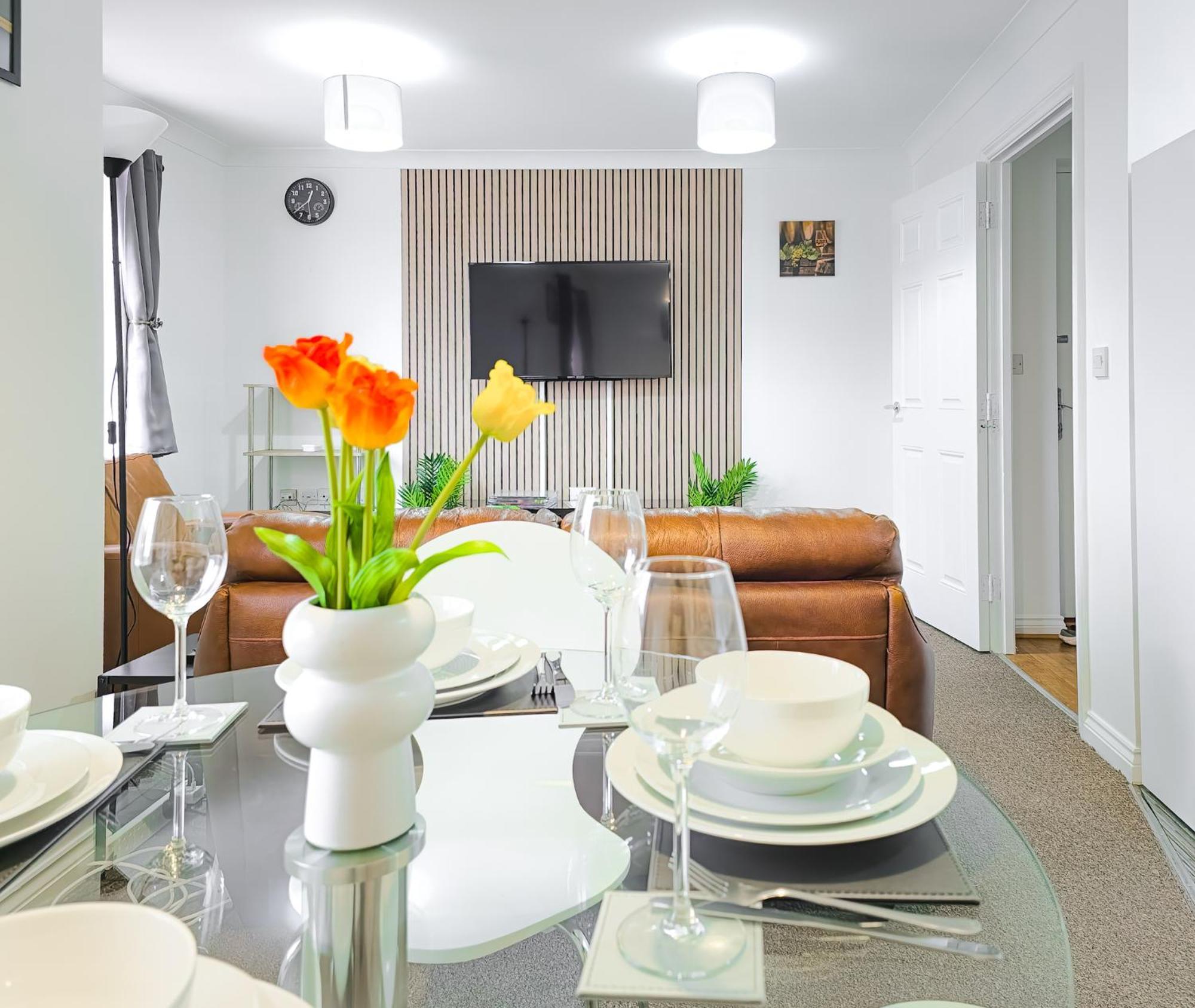 Apartment Deluxe 2-bed With Free Parking, Netflix & Fast Wifi Farnworth